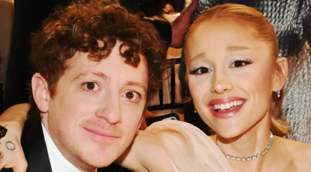 Ariana Grande Ethan Slater